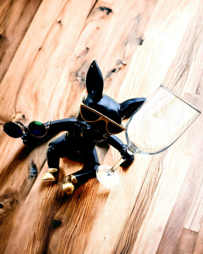 Exkluzivní figurka "Stylový Bulldog", černá barva, stojan na sklenici vína nebo šampaňského, personalizace gravírováním