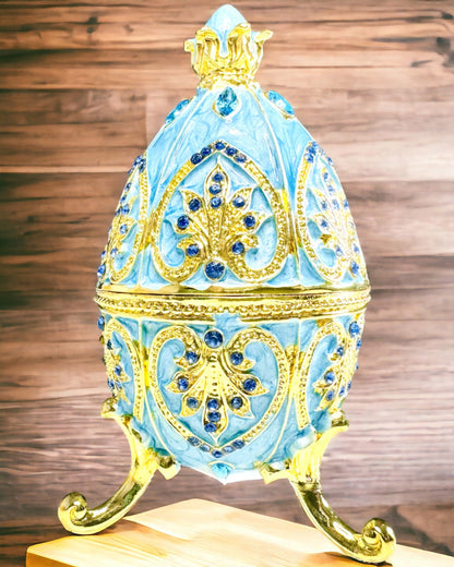 Niebiańské vejce Fabergé – Smaltovaný organizér na šperky - barva nebeská modř. Personalizace gravírováním