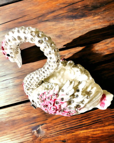 Elegantní šperkovnice "Labutí klenot" - personalizace gravírováním