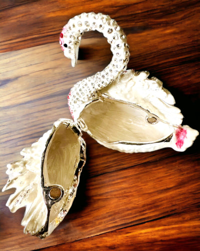 Elegantní šperkovnice "Labutí klenot" - personalizace gravírováním