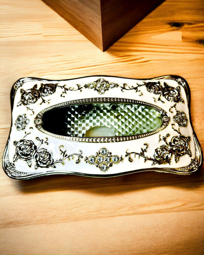 Krabička na kapesníky s reliéfním vzorem růže - elegantní doplněk do interiéru, bílá