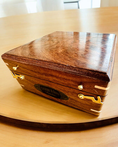 Velká Dřevěná Krabice na Kompas "Gilbert & Sons" s Možností Gravírování