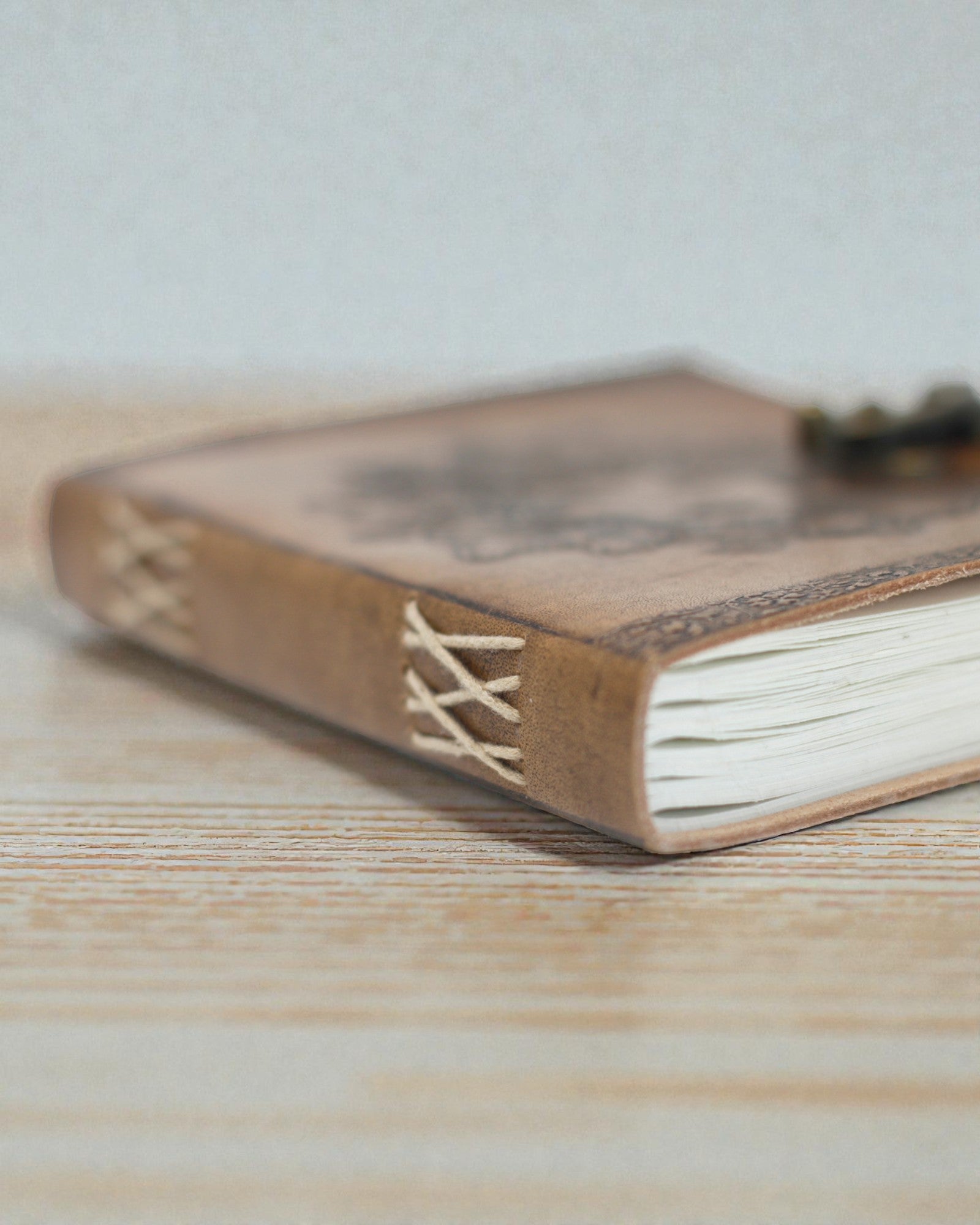 Sylva Spirit – Skórzany Notatnik Greenman z Metalowym Zapięciem