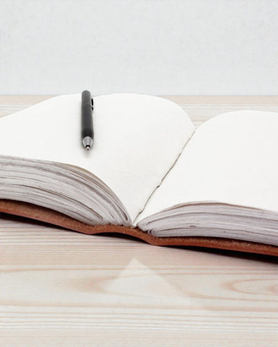 Kožený zápisník 7 čaker – velký formát (25 x 33 cm) – 200 stran