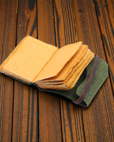 Green Maze Vintage – skórzany notatnik z postarzanymi kartkami 12,7 × 8,9 cm