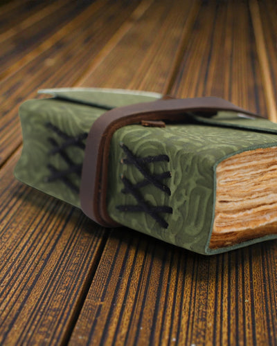 Green Maze Vintage – skórzany notatnik z postarzanymi kartkami 12,7 × 8,9 cm