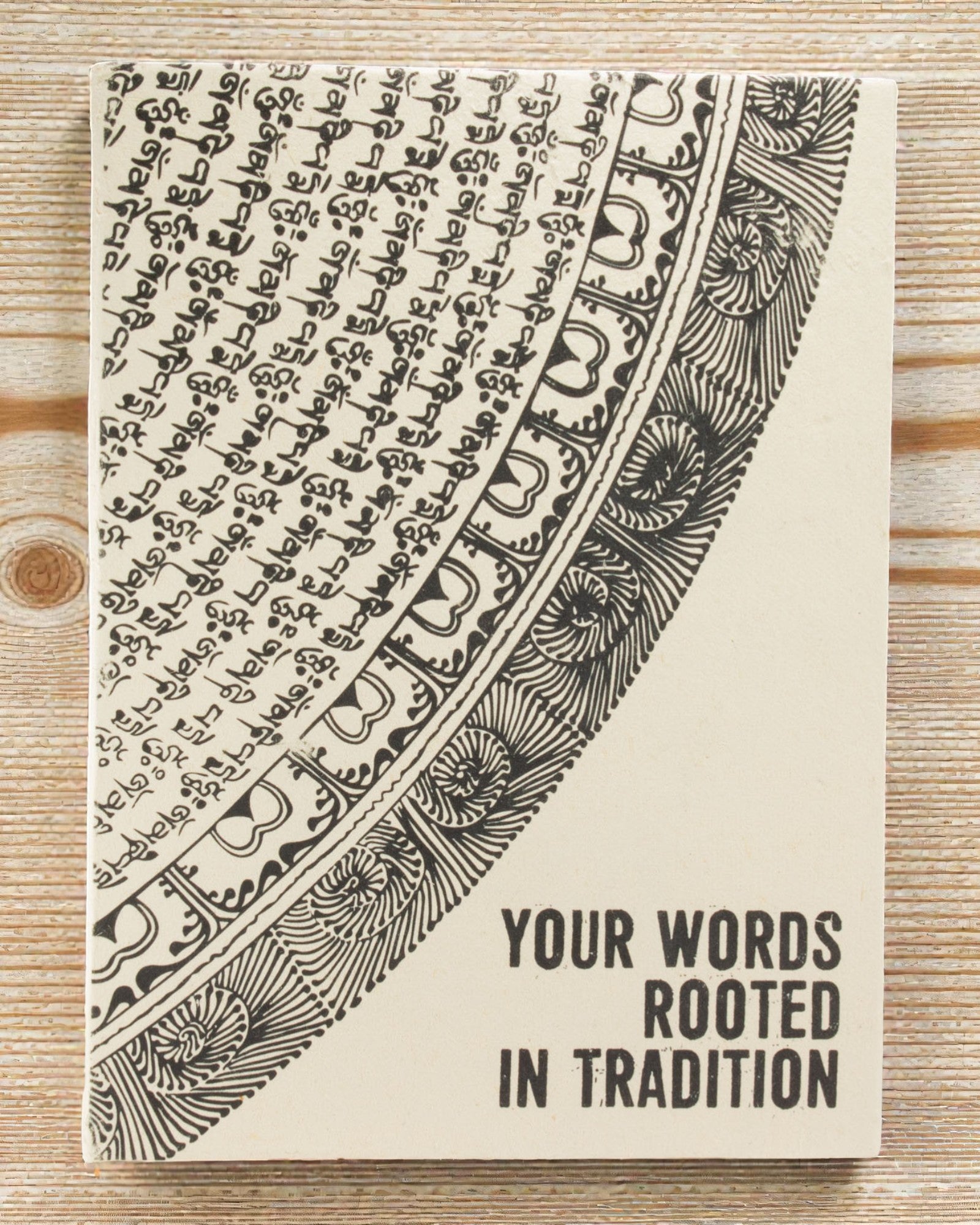 Lokta Písmo dědictví – velký zápisník 21 × 15 cm, 45 listů, Vaše slova zakořeněná v tradici