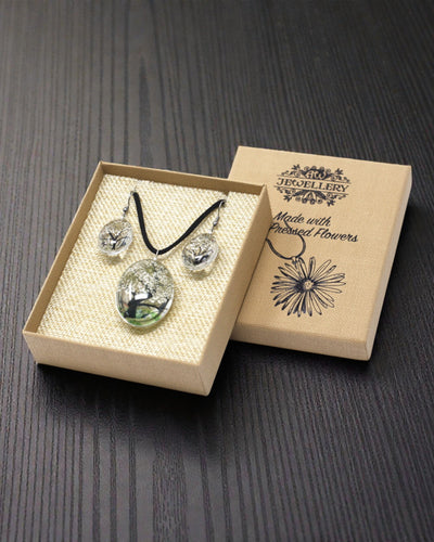 Biała Harmonia – Biały Zestaw Biżuterii z Suszonymi Kwiatami Drzewo Życia