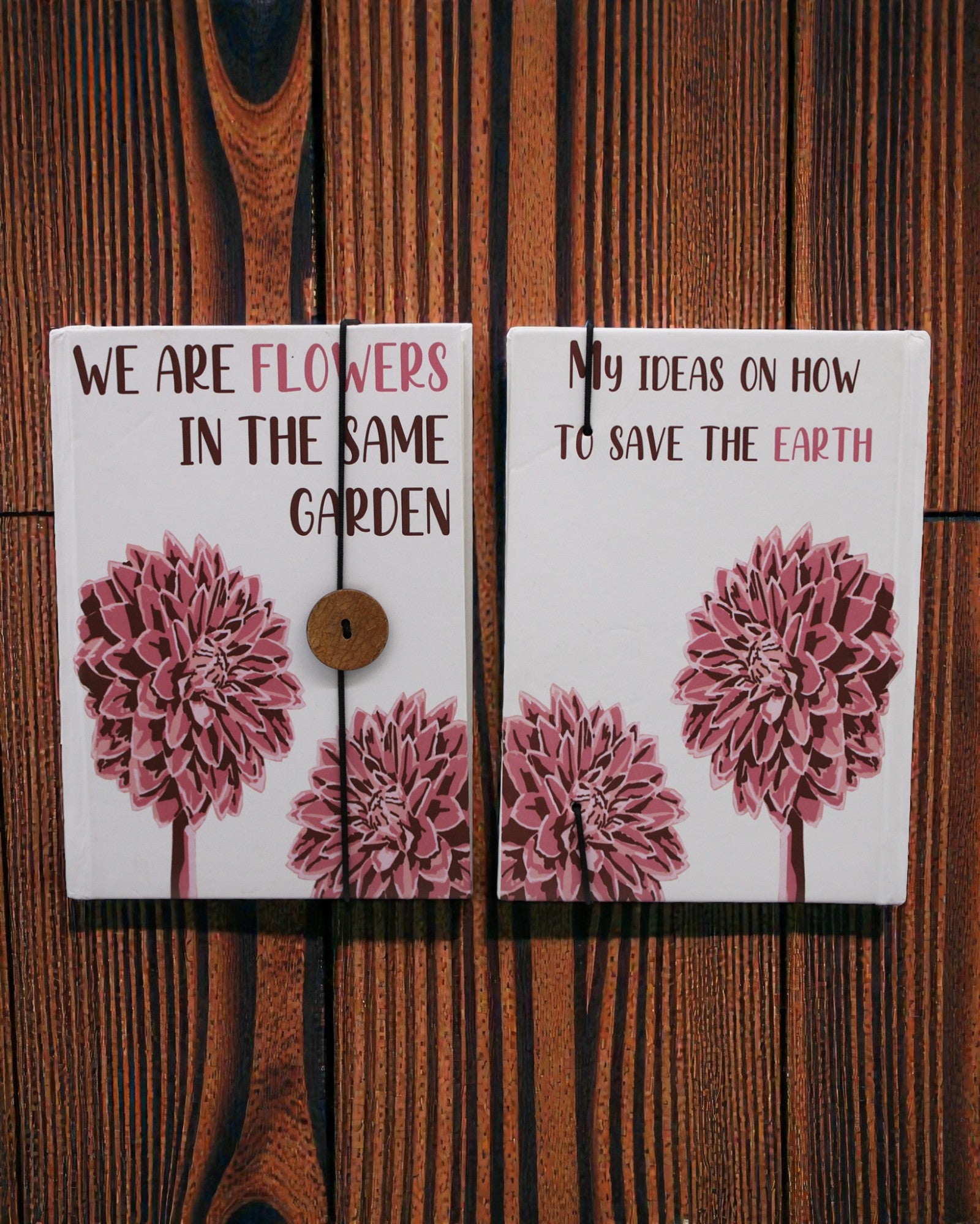 Flowers Together – malý zápisník s páskem a kokosovým knoflíkem 18 × 12,5 cm, 200 stran