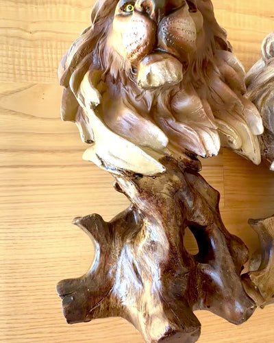 Lwia Odwaga Figurka z Żywicy, 28 cm wysokości, z opcją grawerowania na prezent