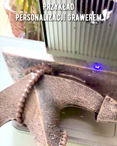 Rustikální Socha Kotvy z Pryskyřice - "Mořská Legenda", kotva personalizace gravírováním