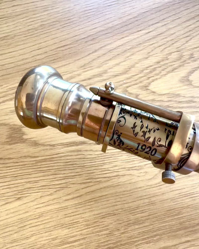 Hůl Navigátor 2.0 s kompasem a skrytou dalekohledem, možnost personalizace gravírováním jako dárek