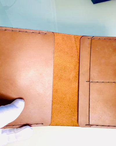 Pouzdro "Cestovatele" - Kožené pouzdro na pas, personalizace gravírováním - 2 barevné varianty