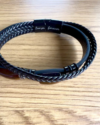 Pánský náramek Magnetic Love – kožený s možností personalizace gravírováním jako dárek