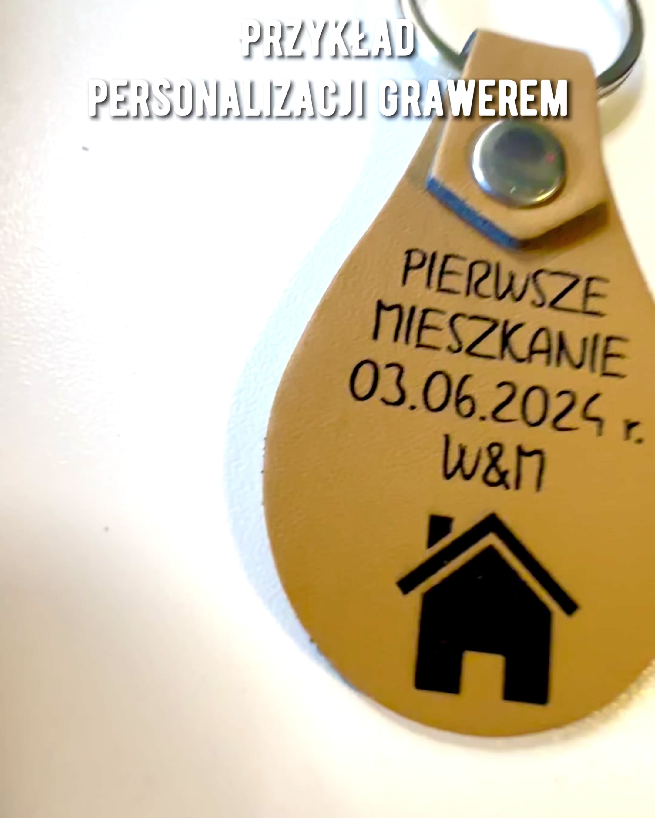 Kožený PU přívěsek s možností personalizace gravírováním - Dostupný v 5 barvách