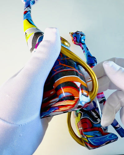 Abstraktní kočičí figurky "ArtCats", ručně malované, pryskyřice – 25 cm, 2 ks.