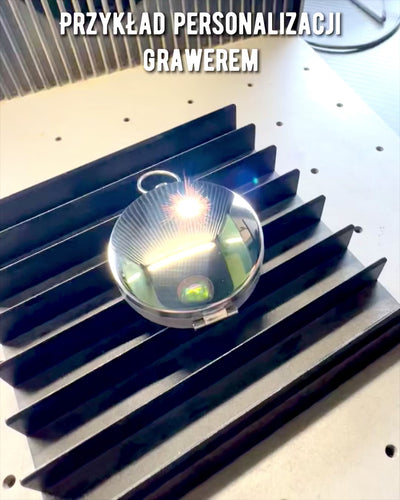 Vodotěsný Mosazný Kompas se Svítícím Efektem - Nezbytnost pro Pěší Turistiku a Kempování, personalizace gravírováním