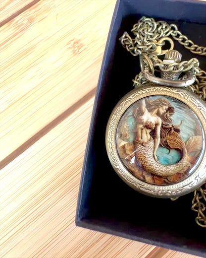 Kapesní hodinky "Syrena Tajemnic", možnost personalizace gravírováním jako dárek