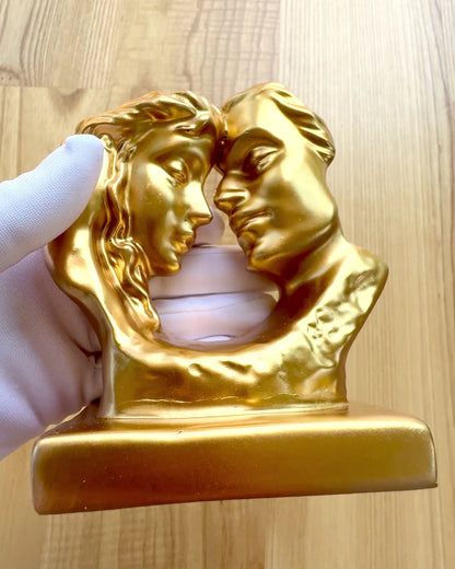 Figurka "Zlaté Spojení" - 13,5 cm výška, Dekorativní s Možností Gravírování