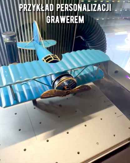 Kovový model letadla Blue Baron – retro, jako dárek, s možností gravírování