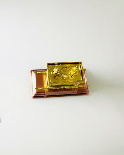 Majestátní Miniatura Archy Smlouvy ve Zlatém Rámu 11,2 x 5,8 x 7,3 cm - Exkluzivní archa, Dekorace ve Zlatém Vydání