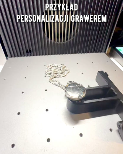Náhrdelník s přívěskem kompasu ve stylu glamour s kubickými zirkony pro ženy a muže - 2 varianty na výběr, personalizace gravírováním jako dárek