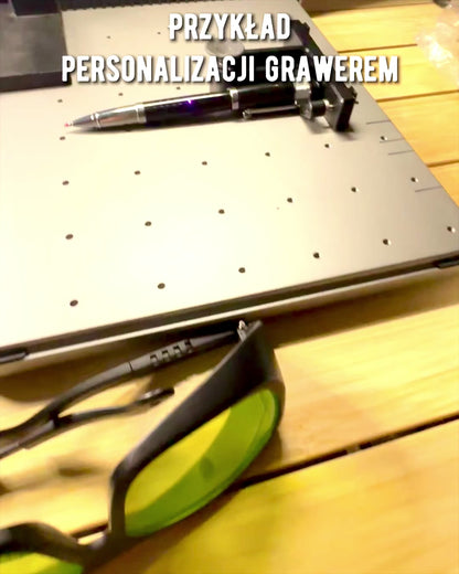 Elegantní pero "Majestic" s možností personalizace jako dárek, na výběr ze 2 barevných variant