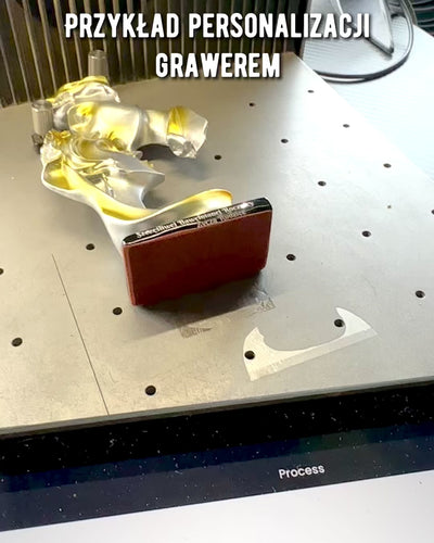 Figurka "Elegance ve Kameni" barva stříbrná - Dekorativní s Možností Gravírování, 2 rozměry na výběr