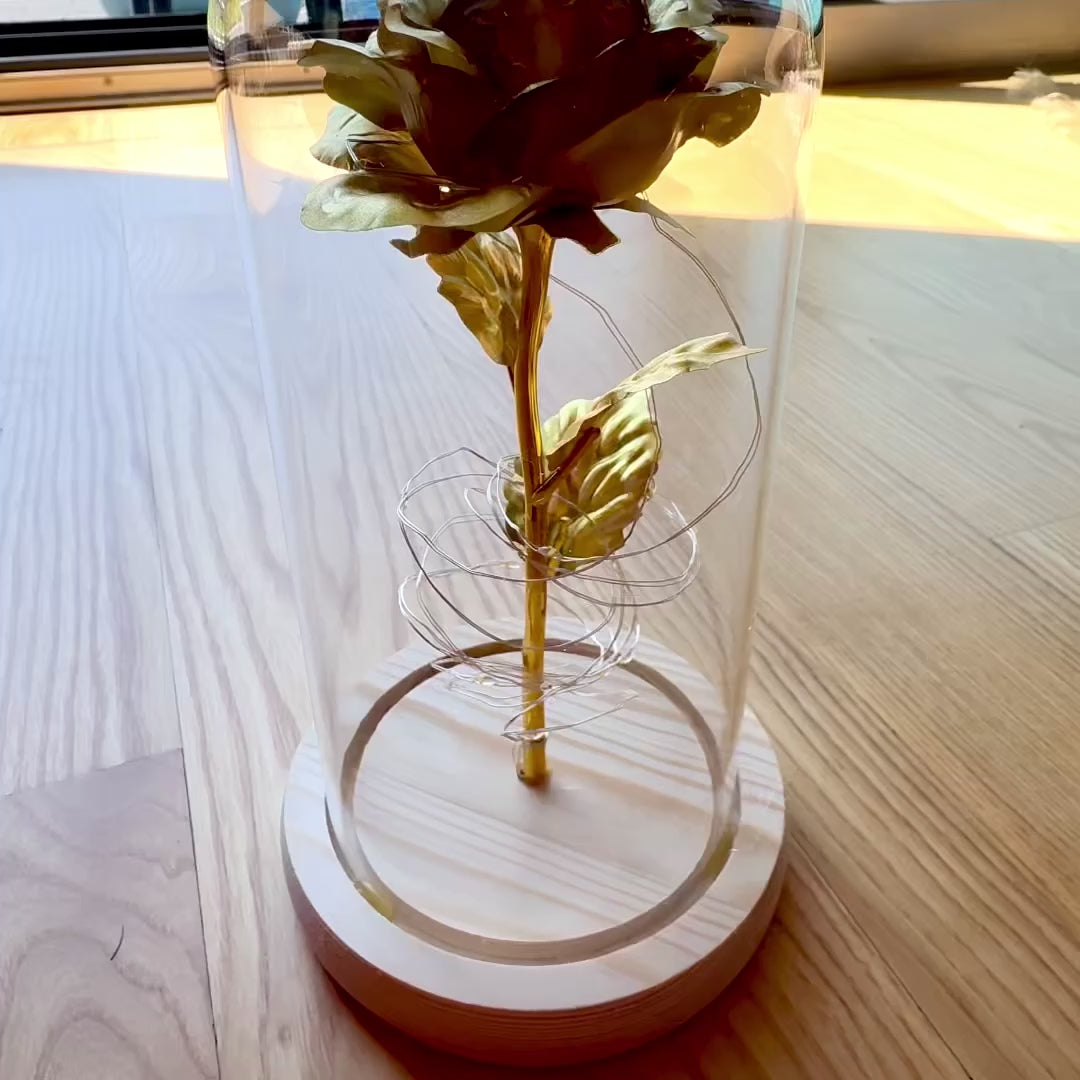 Noční LED lampička Růže s možností personalizace gravírováním, romantický dárek, výška 21,5 cm, jemné světlo, ideální dekorace do ložnice