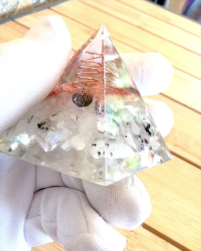 Orgonitová energetická pyramida "Copper Harmony"