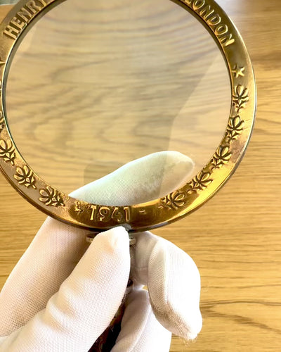 Mosazná lupa Navigator 1941 s koženým pouzdrem – ručně vyrobená, prémiová, možnost personalizace jako dárek