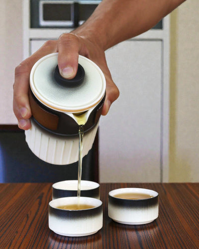 Cesta tří přátel – turistická keramická souprava s konvičkou a 3 šálky